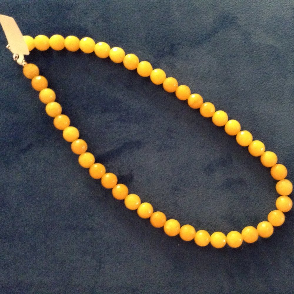 YELLOW AVENTURINE BEADED NECKLACE 18 INCHES 250 CARATS WITH .925 ST SILVER CLASP - Picture 2 of 2
